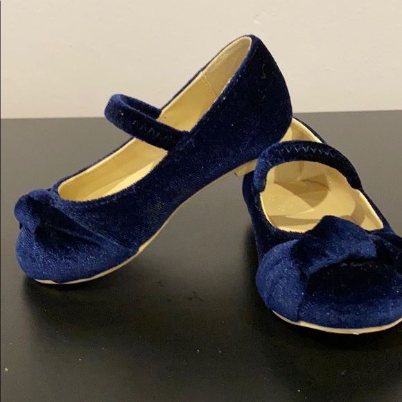 Janie & Jack navy blue velvet shoes!!! - Picture 2 of 4